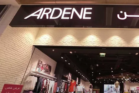 Un mur de brique blanche chez Ardene