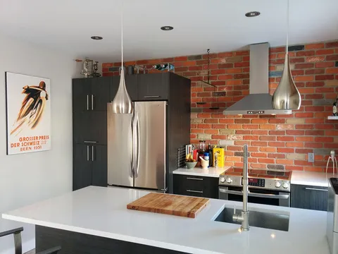 Brique vieux montréal dans la cuisine