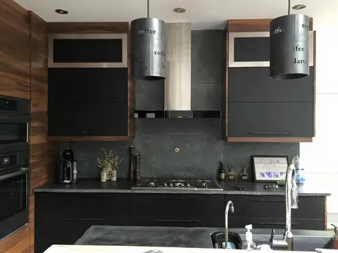 Pierre décorative dans la cuisine