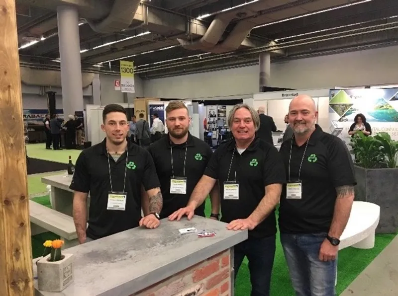 Toute l'équipe Simax lors d'un salon